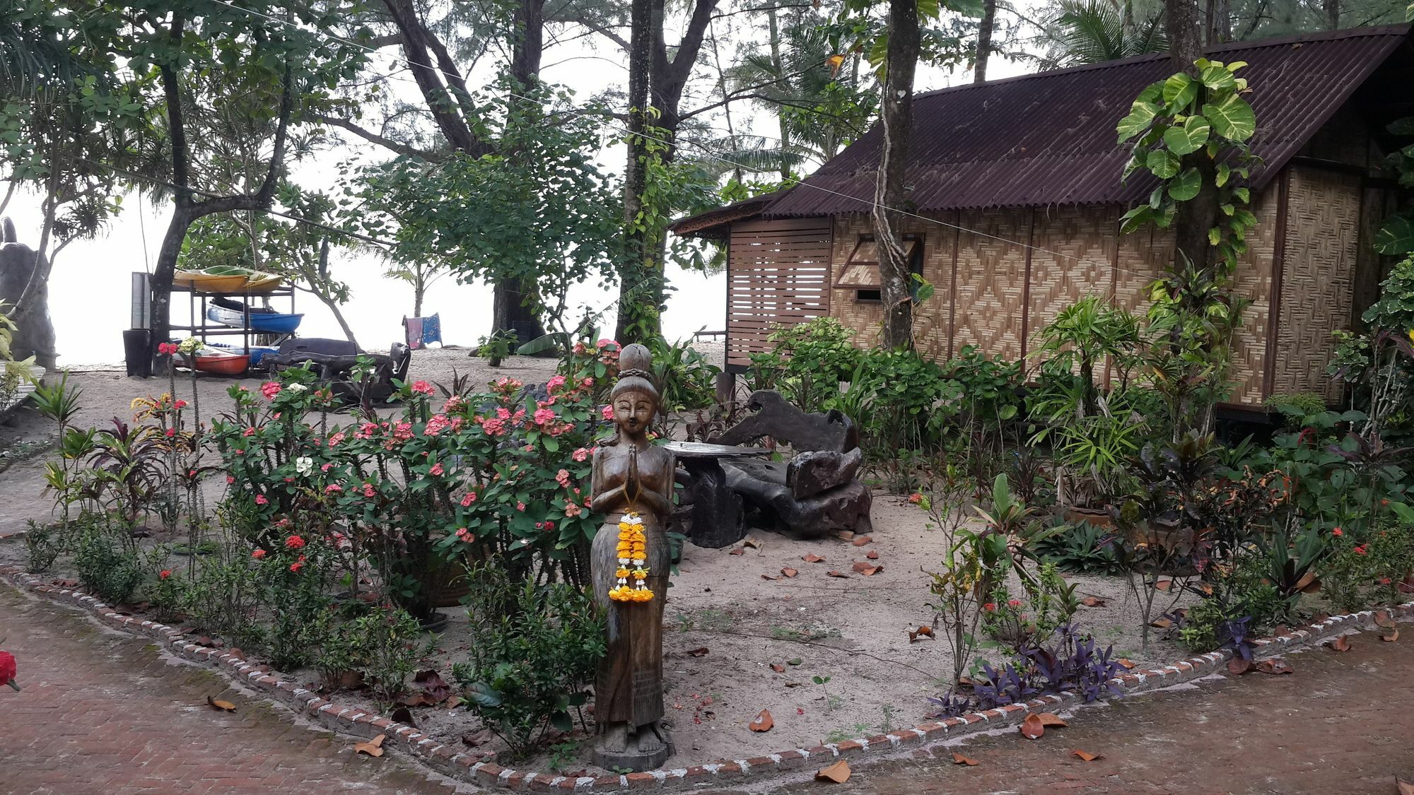 Bamboo Bungalows Koh Phayam Exteriör bild